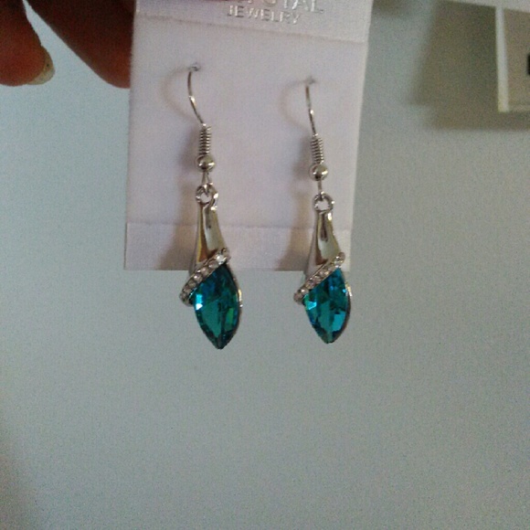 Beautiful crystal earings