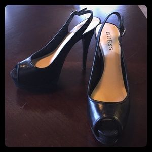 💕 Lightly Worn Guess Black Pumps ✨