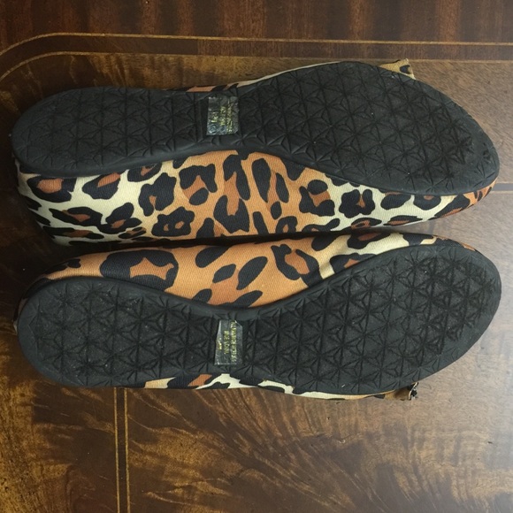 Shoes - Picture 2 of 4