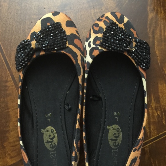 Shoes - Picture 3 of 4