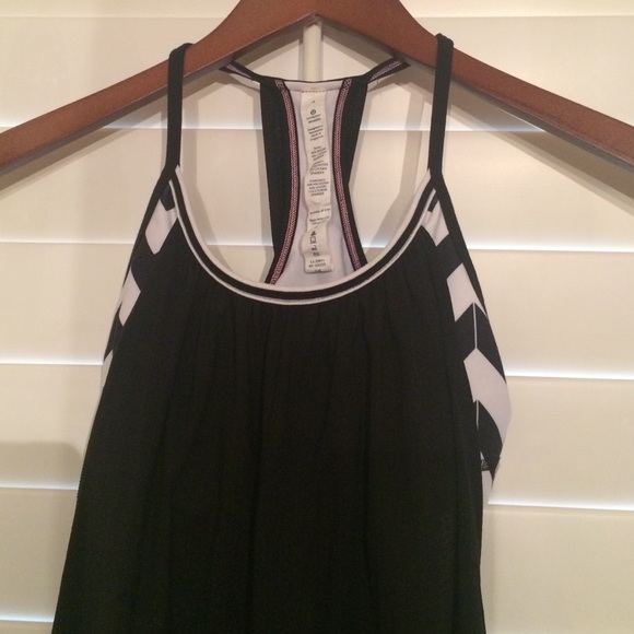 Lulu lemon tank w built in bra