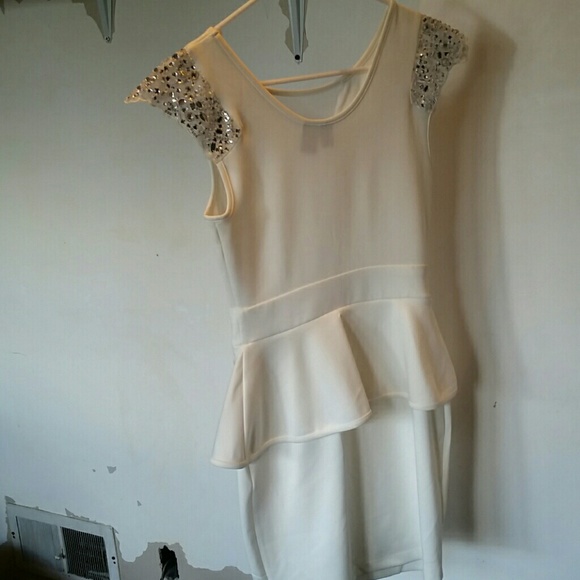 Dress - Picture 4 of 4