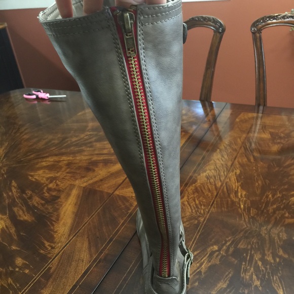 Boots - Picture 2 of 4
