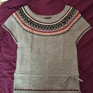 Short sleeve sweater