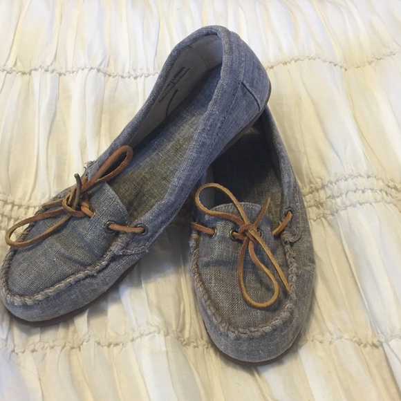 NWOT denim Minnetonka shoes