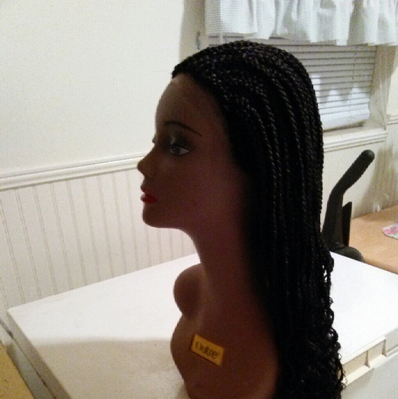 Braided wig - Picture 2 of 2