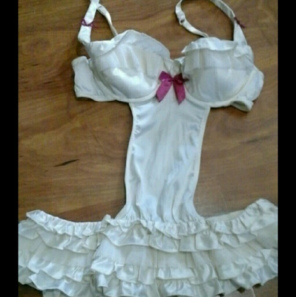Victoria's Secret *very sexy things* 34C.