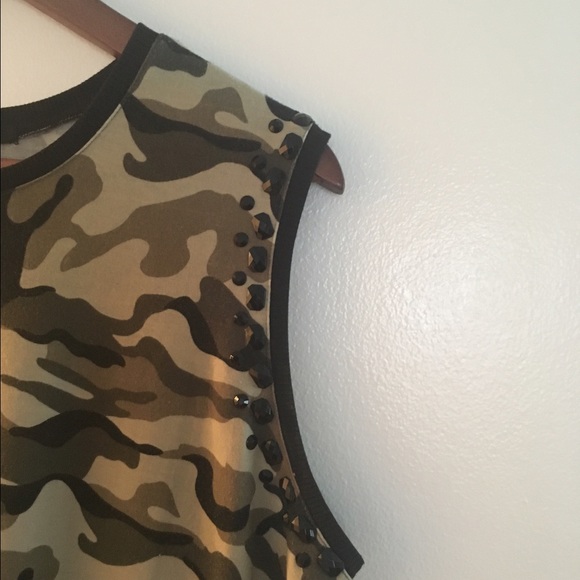 Tank top - Picture 2 of 3