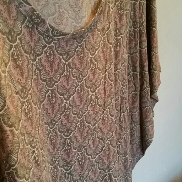 Flowy top - Picture 2 of 3
