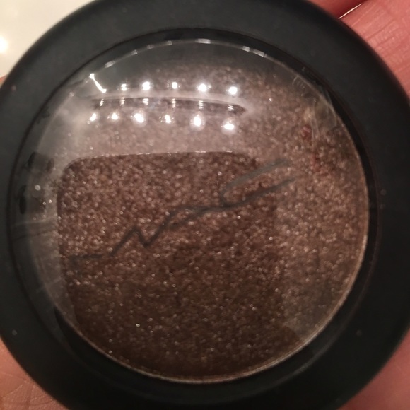 Mac eyeshadow