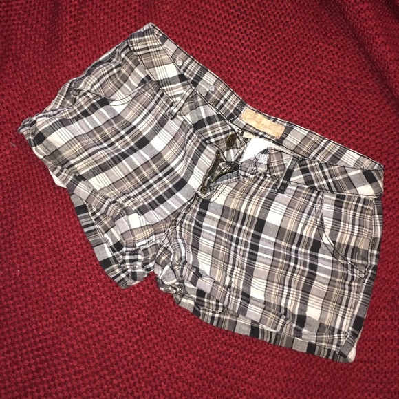 Cute Plaid Shorts -- Size 9