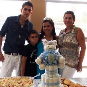 Meet your Posher, Zoila