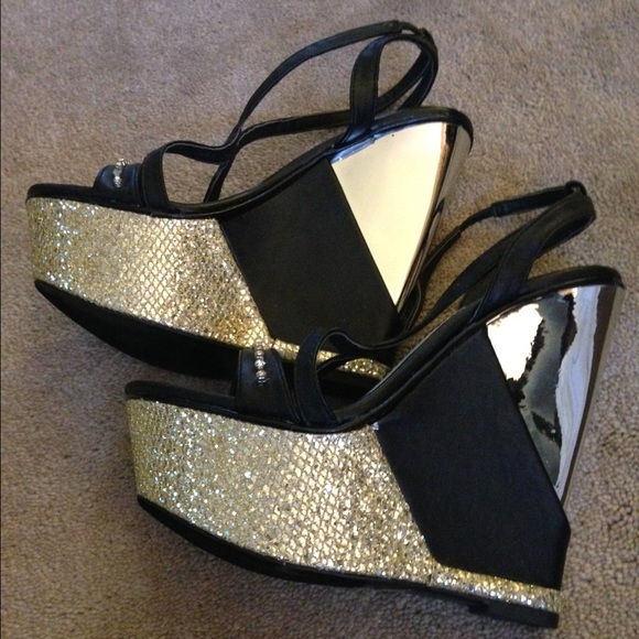 Wedge heels
