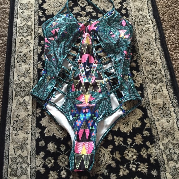 Beautiful Tropical bikini Monokini swimsuit - Picture 4 of 4