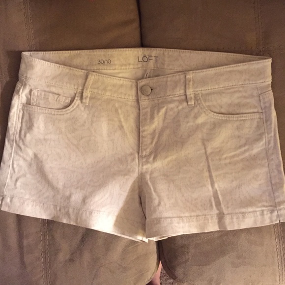 Ann Taylor Loft , jean shorts sz30 ❌SALE PRICE❌