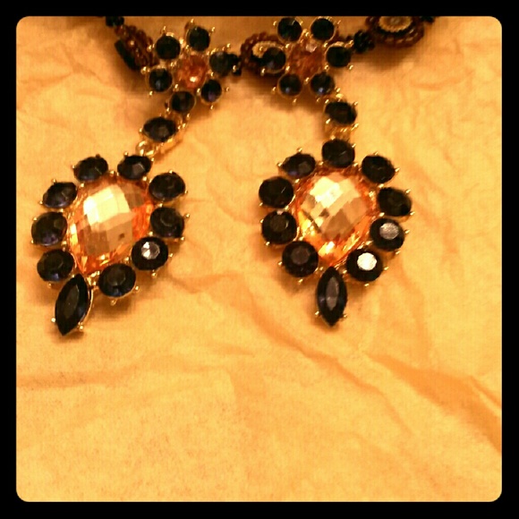 Classic ballroom earings NWOT🐧✌