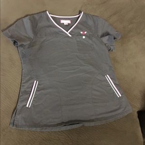 Scrub top size medium