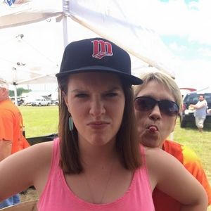 Meet your Posher, Pam