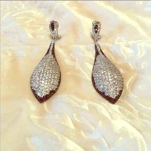Women's earrings