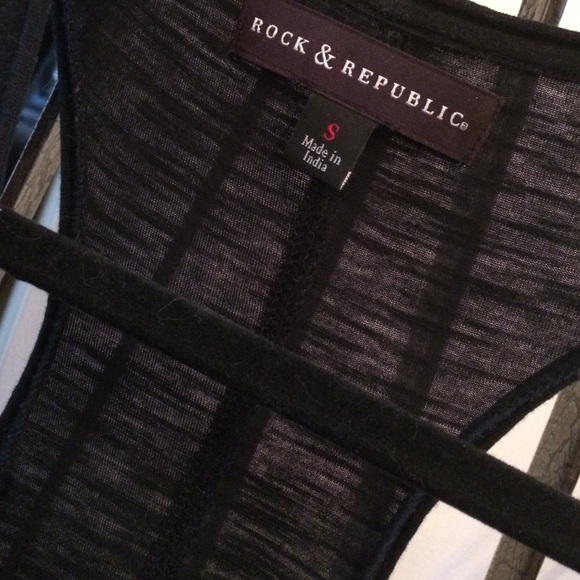 🚫 Included in bundle 🚫Embellished racerback tank - Picture 4 of 4