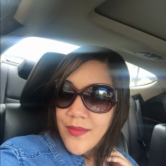 Meet your Posher, Tamara - Picture 2 of 2