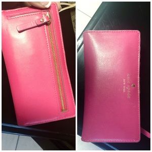 kate spade Bags - Fun Pink Kate Spade wallet 🌷☀️ kate spade Bags - Fun Pink Kate Spade wallet 🌷☀️