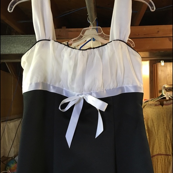 Dress - Picture 2 of 2