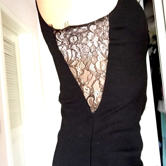 🚨 SALE  👗💕Lace cut out black mini dress💕👗 - Picture 2 of 3