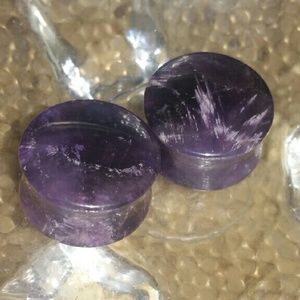 Genuine amethyst plugs, 19mm never worn.