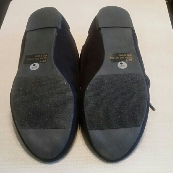 NWOT Cute Black Oxfords with Mesh Sides - Picture 4 of 4