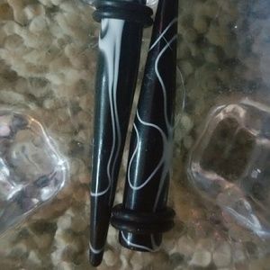 0g acrylic tapers