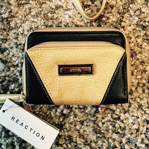 🎉 ON SALE NWT KENNETH COLE WALLET / CROSSBODY 🎉