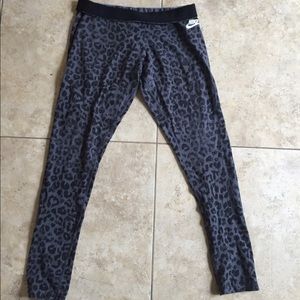 NIKE Cheetah print gray leggings, used size LG