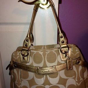 COACH HANDBAG