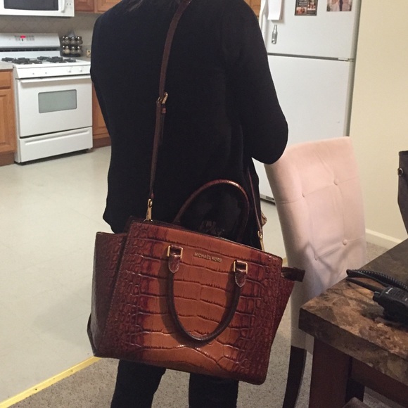 Michael Kors Selma Handbag - Picture 3 of 4