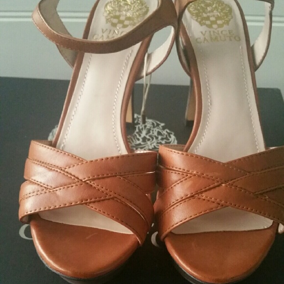 Vince Camuto Leather Sandals(I have 2 pairs) - Picture 2 of 4