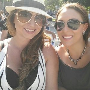 Meet your Posher, Lauren