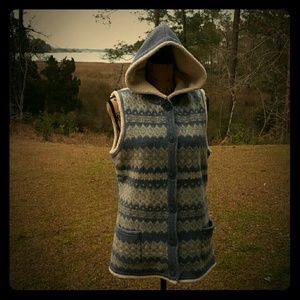 Sweater vest with hoodie