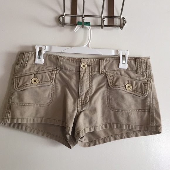 Hollister tan shorts.