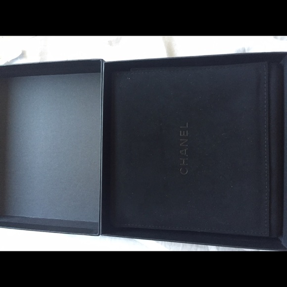 Chanel Necklace - Picture 4 of 4