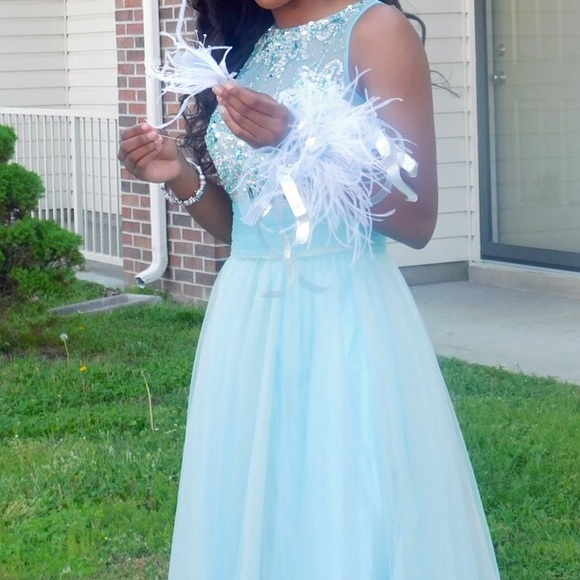 Prom Dress - Picture 4 of 4
