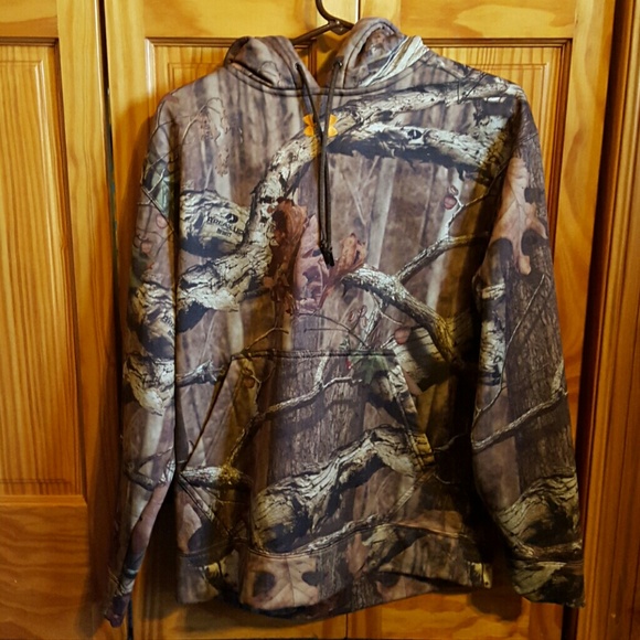 Underarmour camouflage sweatshirt.