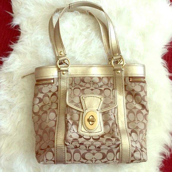 Coach signature tote shoulder bag gold leather