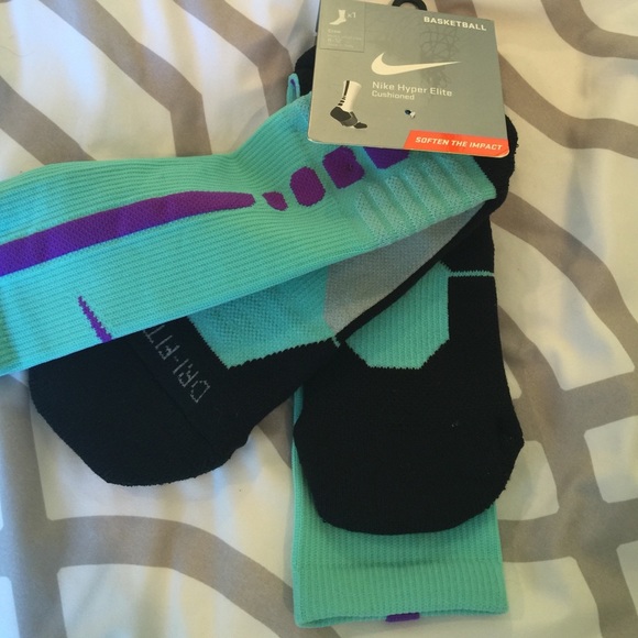 Nike Hyper Elites - Picture 2 of 2