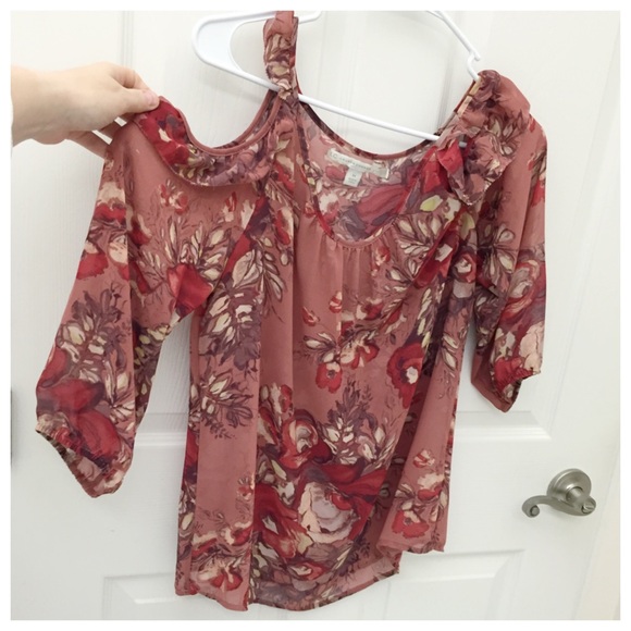 LC Lauren Conrad Floral Chiffon Cold Shoulder Top - Picture 3 of 4