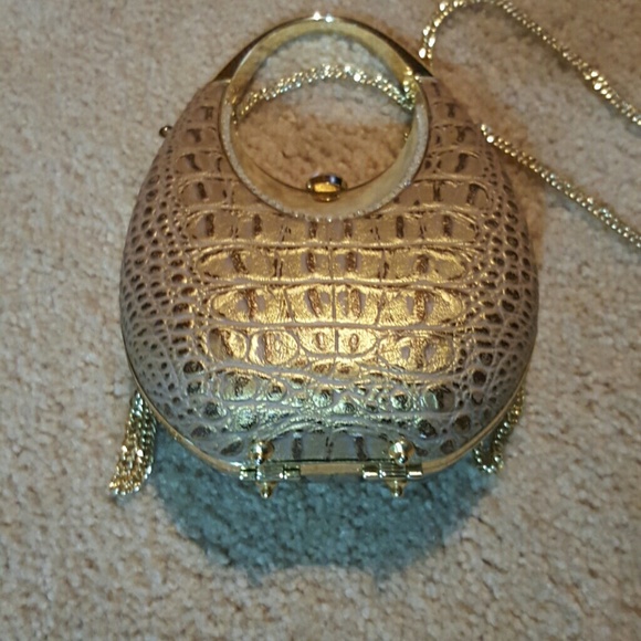 SOLD!!!GOLD FAUX Snakeskin embossed party purse - Picture 2 of 4
