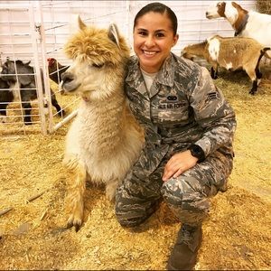 Meet your Posher, Isela