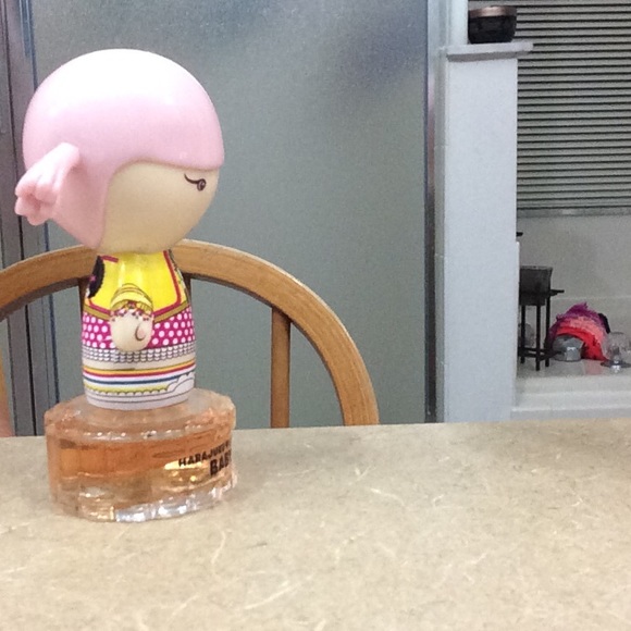 Perfume - Picture 4 of 4
