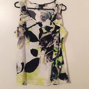 XL sleeveless Worthington shirt.