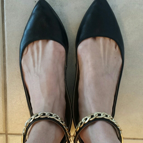 BCBGeneration flats